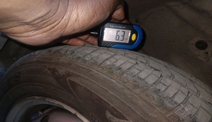 2013 Maruti Wagon R 1.0 LXI CNG, CNG, Manual, 2,18,913 km, tyre