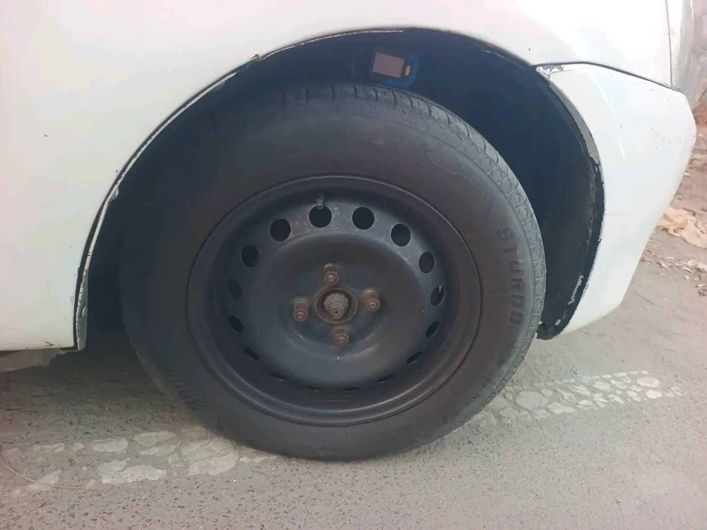 2012 Toyota Etios GD, Diesel, Manual, 4,90,929 km, tyre