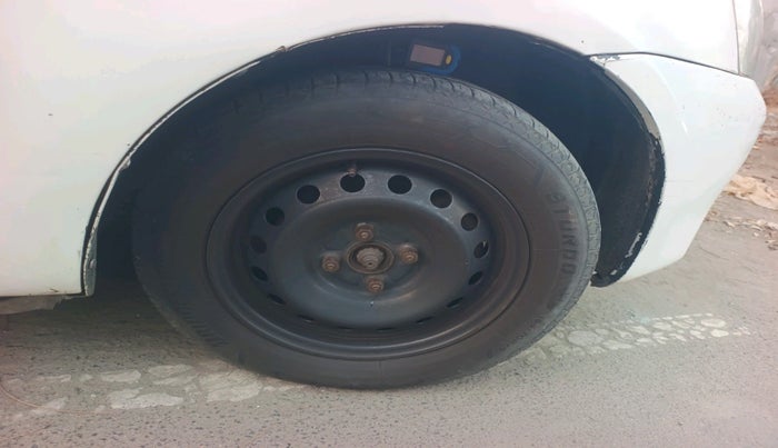 2012 Toyota Etios GD, Diesel, Manual, 4,90,929 km, tyre