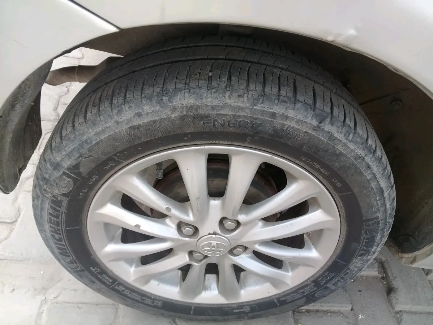 2011 Toyota Etios Liva V, Petrol, Manual, 75,303 km, tyre