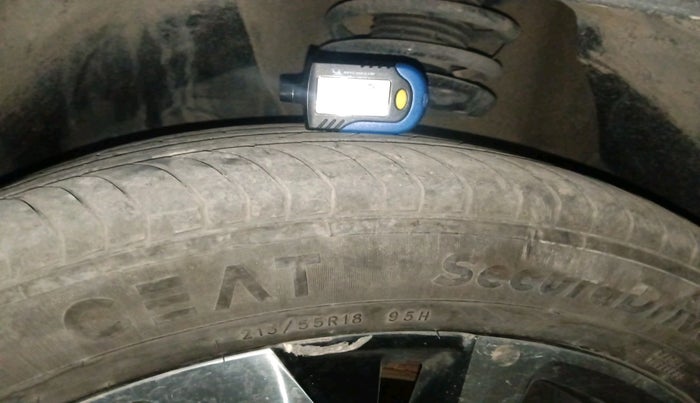 2024 MG HECTOR PLUS SAVVY PRO 1.5 TURBO CVT 7 STR, Petrol, Automatic, 8,285 km, tyre