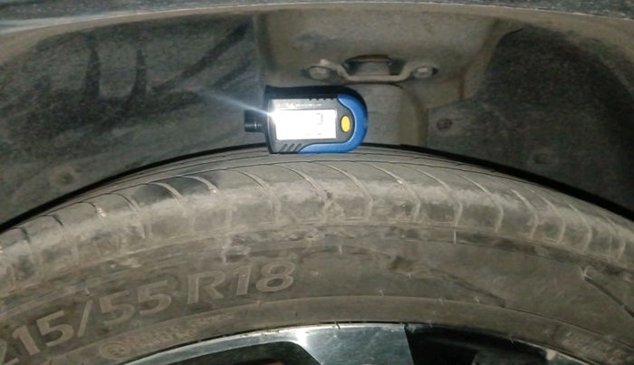 2024 MG HECTOR PLUS SAVVY PRO 1.5 TURBO CVT 7 STR, Petrol, Automatic, 8,285 km, tyre