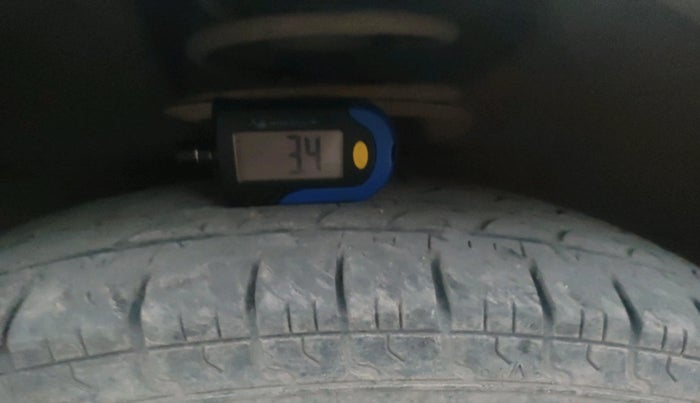 2011 Maruti Swift Dzire VXI, Petrol, Manual, 1,31,773 km, tyre