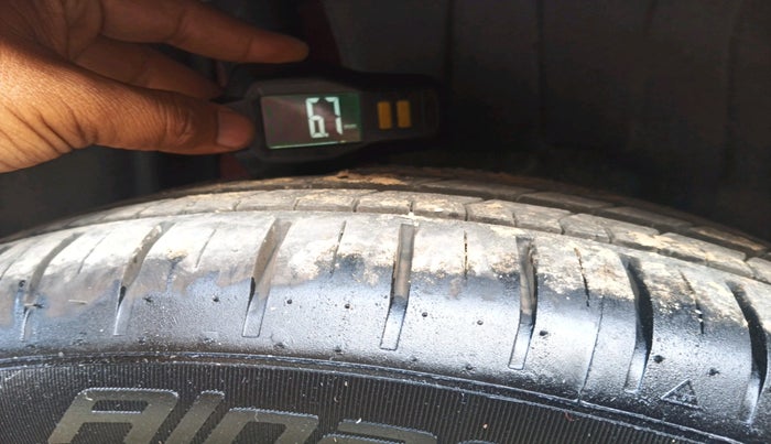 2020 Maruti Swift VXI, Petrol, Manual, 30,293 km, tyre