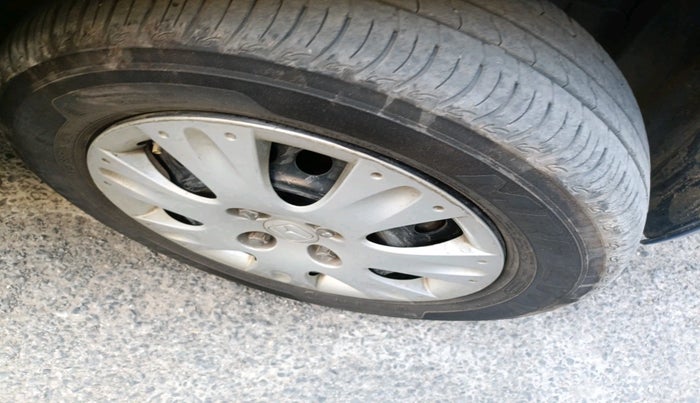 2015 Honda Amaze 1.2L I-VTEC S, Petrol, Manual, 70,175 km, tyre