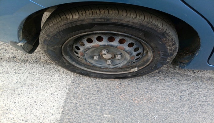 2015 Honda Amaze 1.2L I-VTEC S, Petrol, Manual, 70,175 km, tyre