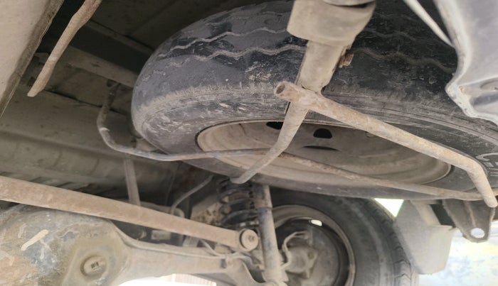 2016 Maruti Eeco 5 STR WITH A/C+HTR, Petrol, Manual, 94,118 km, tyre