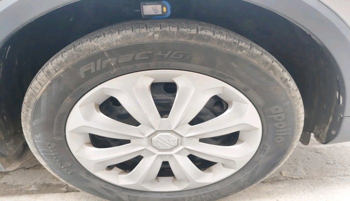 2024 MG ASTOR Sprint 1.5 MT (Ivory), Petrol, Manual, 14,922 km, tyre