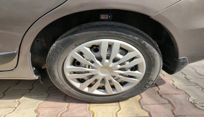 2016 Honda Amaze 1.2L I-VTEC SX, Petrol, Manual, 1,05,621 km, tyre