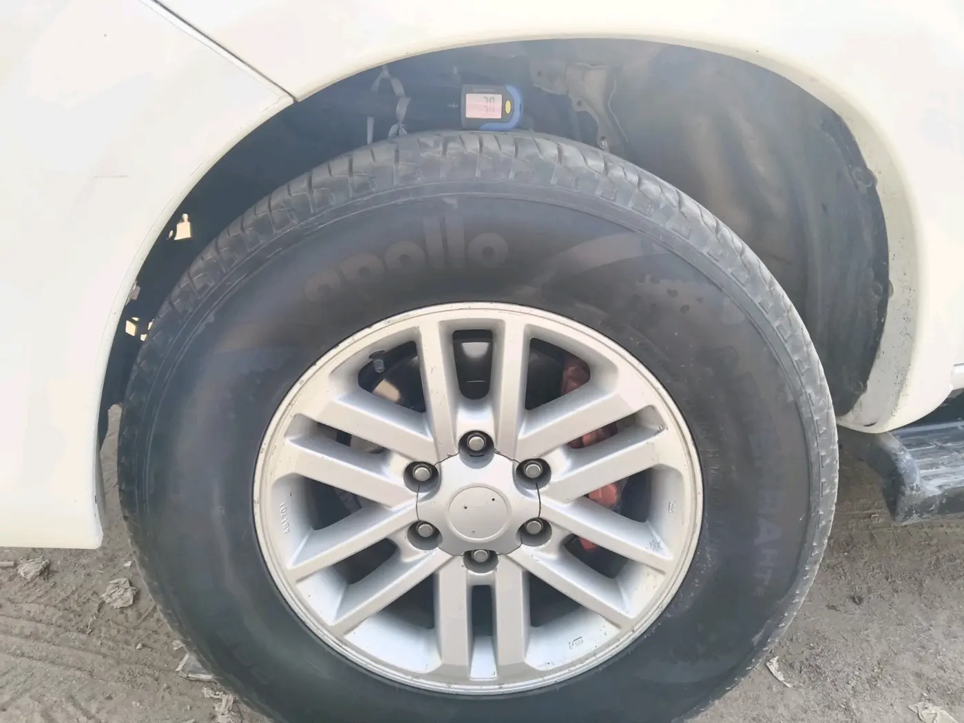 2012 Toyota Fortuner 3.0 4X4 MT, Diesel, Manual, 4,00,000 km, tyre