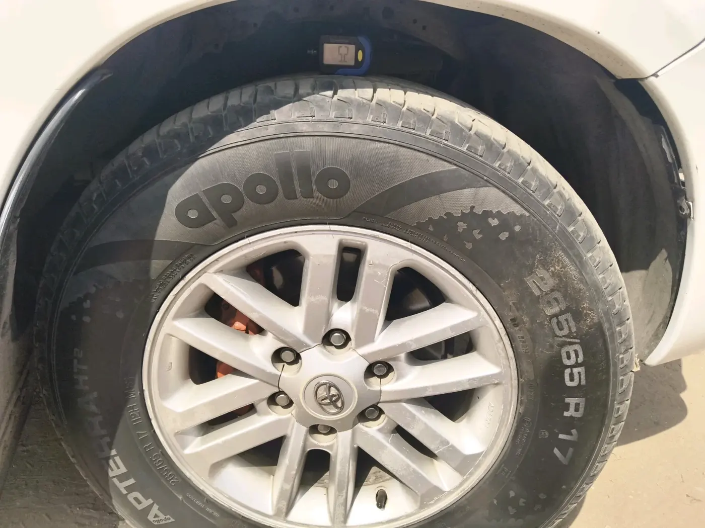 2012 Toyota Fortuner 3.0 4X4 MT, Diesel, Manual, 4,00,000 km, tyre