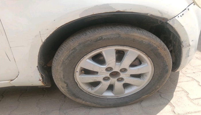 2012 Maruti Ritz VXI, CNG, Manual, 2,50,000 km, tyre