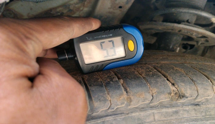 2016 Maruti Baleno SIGMA PETROL 1.2, CNG, Manual, 1,19,678 km, tyre