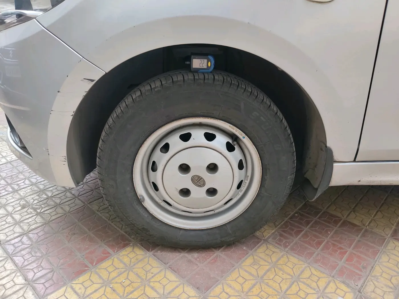2017 Tata Tiago XM PETROL, Petrol, Manual, 21,645 km, tyre
