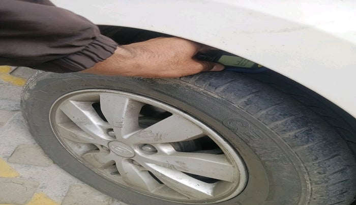 2013 Hyundai i20 SPORTZ 1.2, Petrol, Manual, 1,60,472 km, tyre