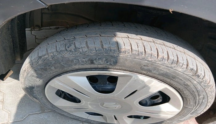 2014 Maruti Wagon R 1.0 VXI, Petrol, Manual, 79,584 km, tyre