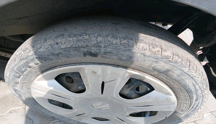 2014 Maruti Wagon R 1.0 VXI, Petrol, Manual, 79,584 km, tyre