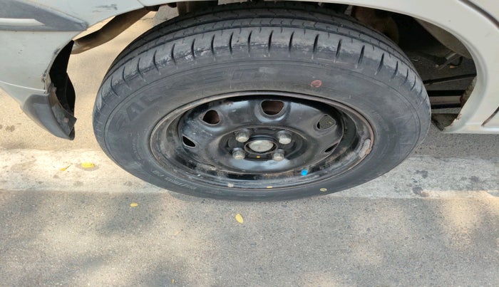 2011 Maruti Alto K10 LXI, Petrol, Manual, 99,028 km, tyre