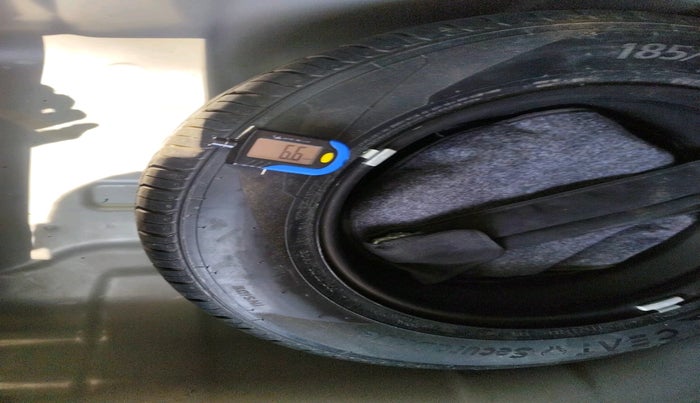 2017 Hyundai Verna 1.6 VTVT SX, Petrol, Manual, 36,057 km, tyre