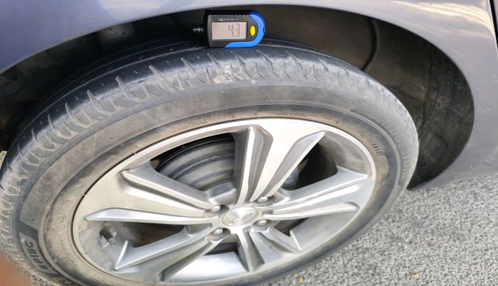 2017 Hyundai Verna 1.6 VTVT SX, Petrol, Manual, 36,057 km, tyre