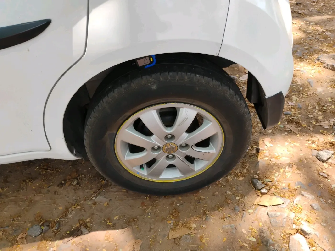 2015 Maruti Ritz ZXI, Petrol, Manual, 1,02,995 km, tyre