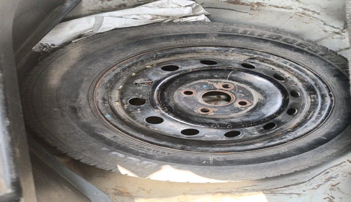 2016 Maruti Swift VDI, Diesel, Manual, 72,903 km, tyre