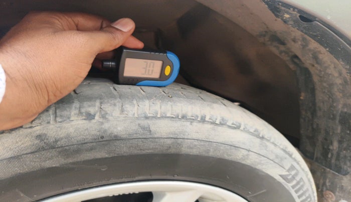 2018 Toyota Innova Crysta 2.4 VX 7 STR, Diesel, Manual, 1,13,376 km, tyre