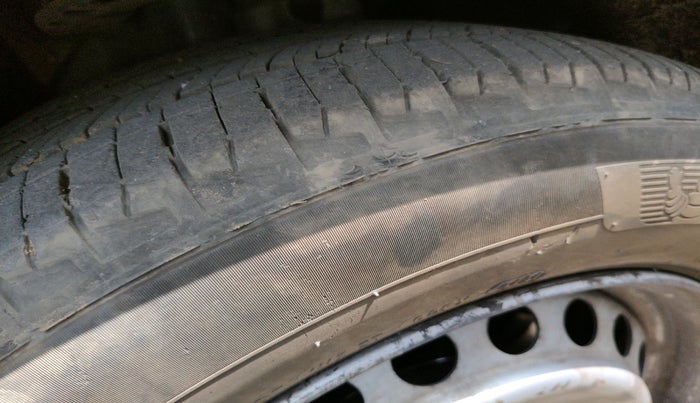 2022 Mahindra XUV700 MX D MT 5 STR, Diesel, Manual, 80,332 km, tyre