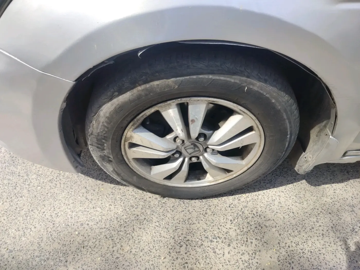 2011 Honda Accord 2.4L I-VTEC AT, Petrol, Automatic, 1,13,923 km, tyre