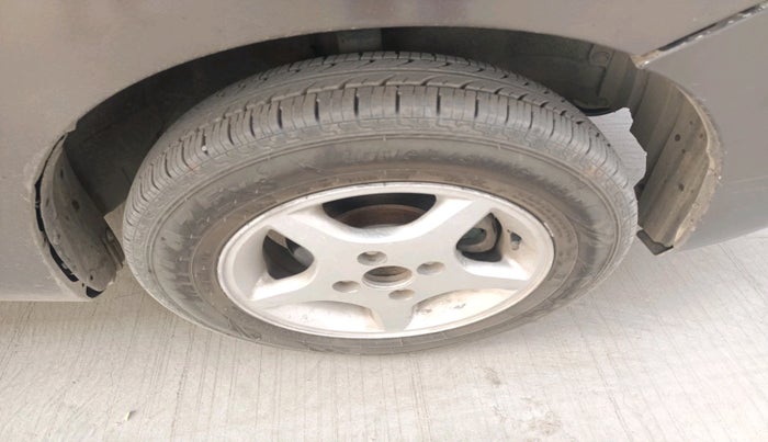 2016 Maruti Wagon R 1.0 LXI CNG, CNG, Manual, 1,11,566 km, tyre