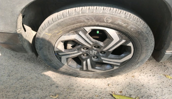 2022 Maruti BREZZA ZXI SMART HYBRID , Petrol, Manual, 92,019 km, tyre