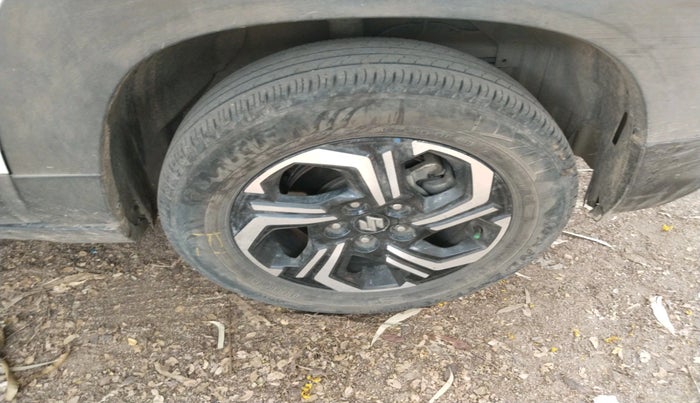 2022 Maruti BREZZA ZXI SMART HYBRID , Petrol, Manual, 92,019 km, tyre