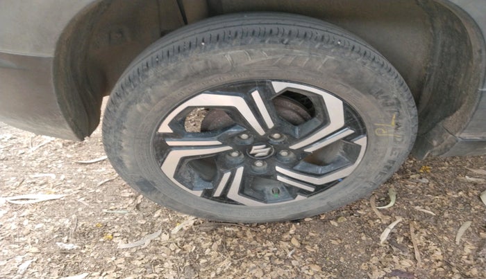 2022 Maruti BREZZA ZXI SMART HYBRID , Petrol, Manual, 92,019 km, tyre