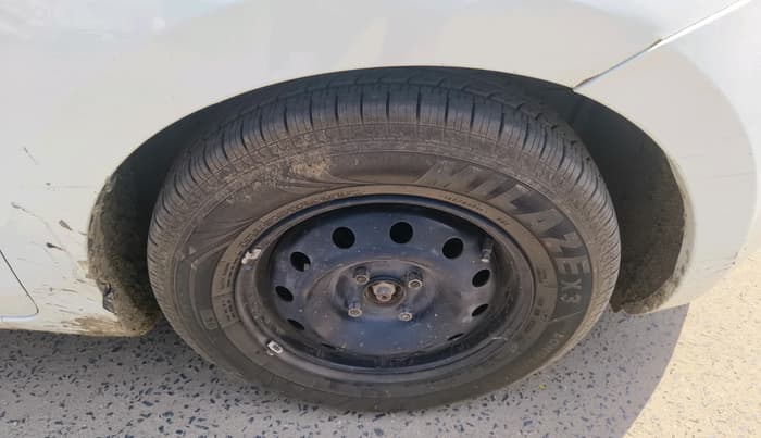 2020 Maruti Swift VXI, Petrol, Manual, 86,801 km, tyre