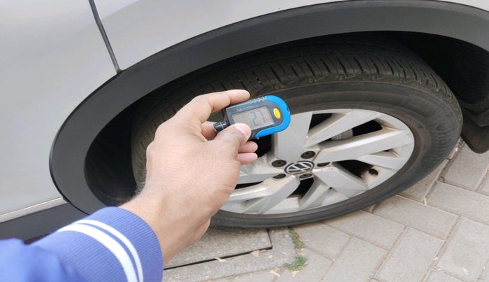 2022 Volkswagen TIGUAN ELEGANCE 2.0 TSI DSG, Petrol, Automatic, 34,987 km, tyre