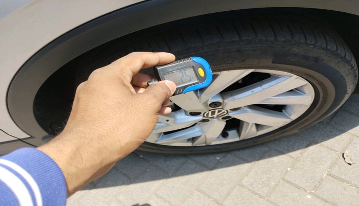 2022 Volkswagen TIGUAN ELEGANCE 2.0 TSI DSG, Petrol, Automatic, 34,987 km, tyre