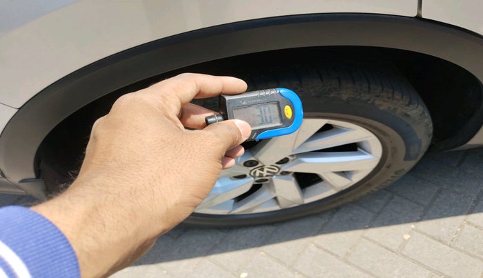 2022 Volkswagen TIGUAN ELEGANCE 2.0 TSI DSG, Petrol, Automatic, 34,987 km, tyre