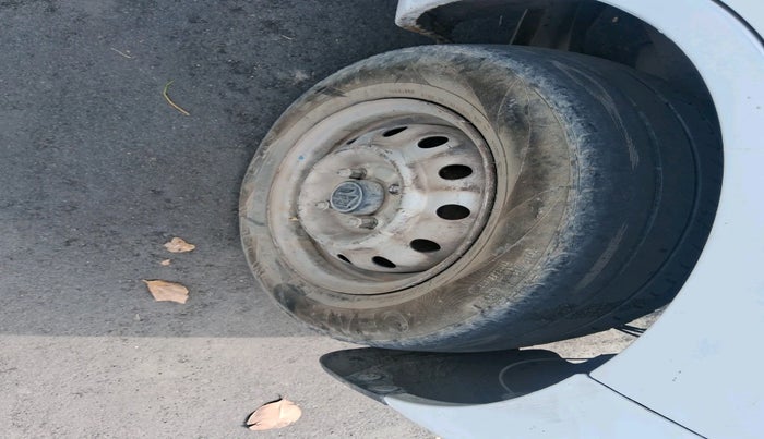 2017 Maruti Wagon R 1.0 LXI CNG, CNG, Manual, 1,66,585 km, tyre