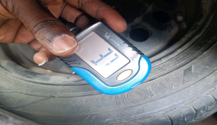 2015 Maruti Wagon R 1.0 VXI AMT, Petrol, Automatic, 1,14,040 km, tyre