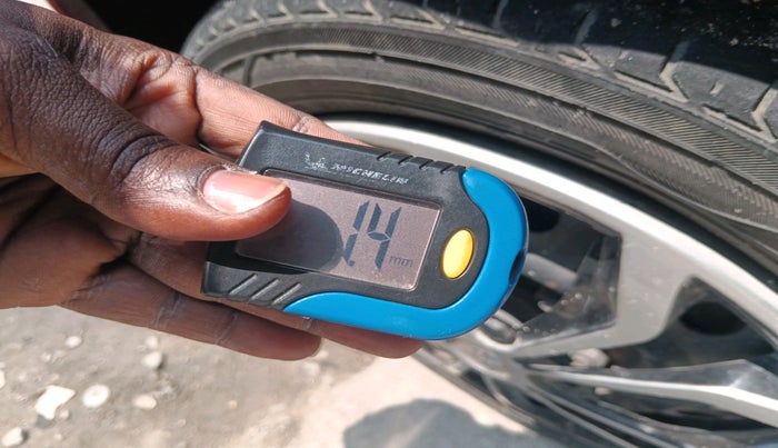 2015 Maruti Wagon R 1.0 VXI AMT, Petrol, Automatic, 1,14,040 km, tyre