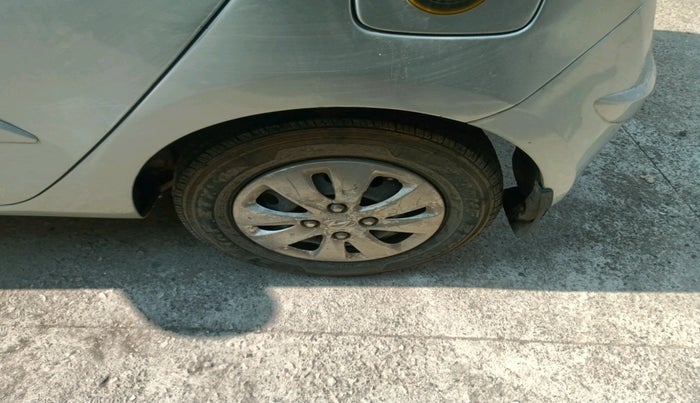 2012 Hyundai i10 SPORTZ 1.2 AT, Petrol, Automatic, 1,01,688 km, tyre