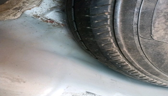 2012 Hyundai i10 SPORTZ 1.2 AT, Petrol, Automatic, 1,01,688 km, tyre