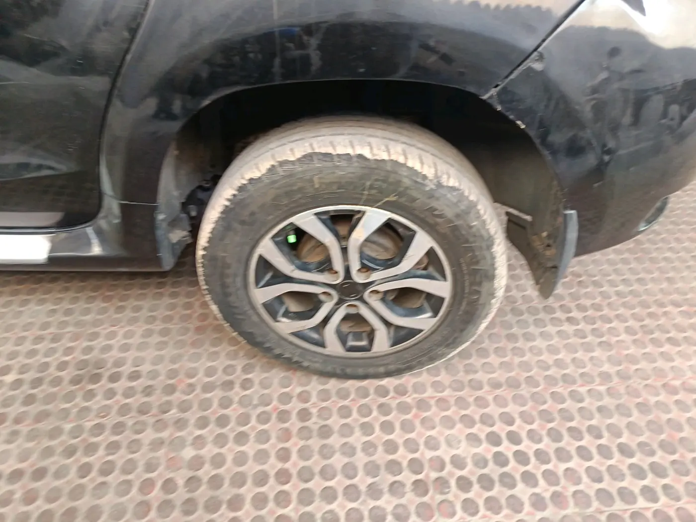 2016 Nissan Terrano XL D PLUS, Diesel, Manual, 1,19,137 km, tyre