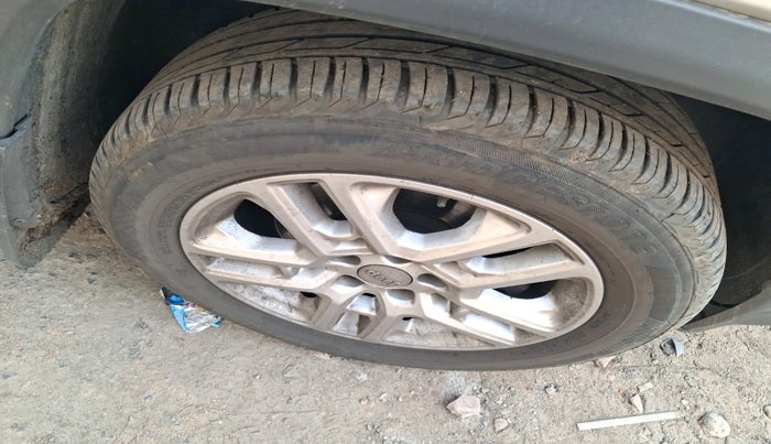 2018 Jeep Compass LIMITED 2.0 DIESEL, Diesel, Manual, 1,23,237 km, tyre