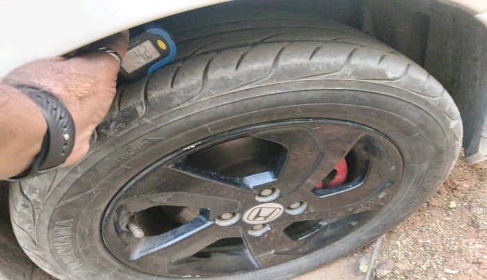 2015 Honda City 1.5L I-VTEC VX CVT, Petrol, Automatic, 1,20,492 km, tyre