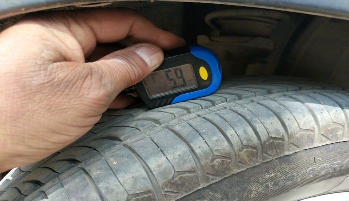 2018 Renault Kwid RXL, CNG, Manual, 66,146 km, tyre