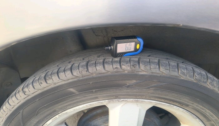 2013 Honda City 1.5L I-VTEC S AT, Petrol, Automatic, 1,24,778 km, tyre