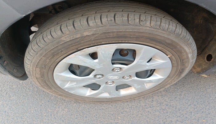 2014 Hyundai Grand i10 SPORTZ 1.1 CRDI, Diesel, Manual, 87,810 km, tyre