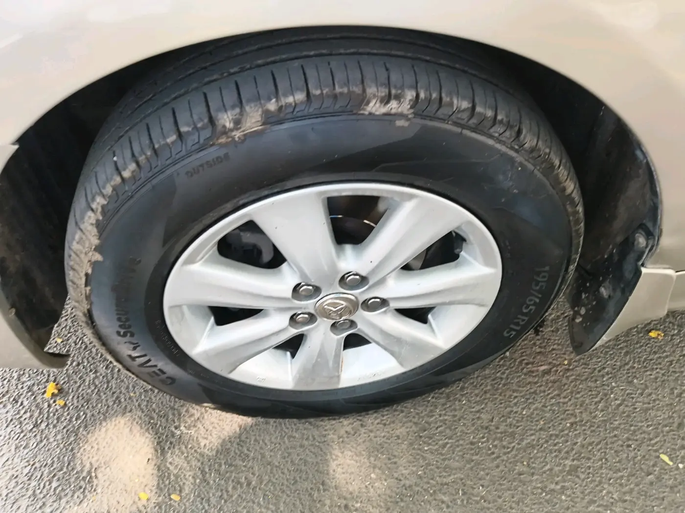 2012 Toyota Corolla Altis VL AT PETROL, CNG, Automatic, 1,55,085 km, tyre