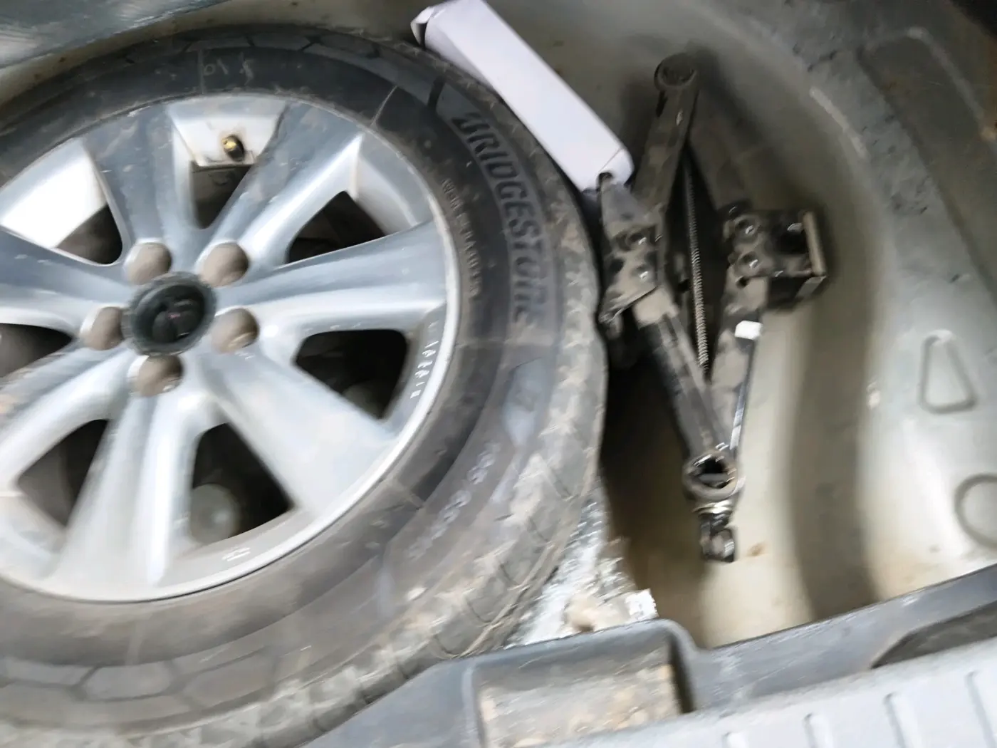2012 Toyota Corolla Altis VL AT PETROL, CNG, Automatic, 1,55,085 km, tyre